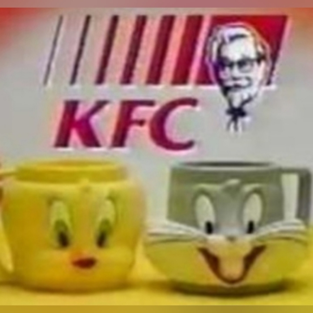 Looney Tunes Bundle of Four Mugs - Picture 3 of 6